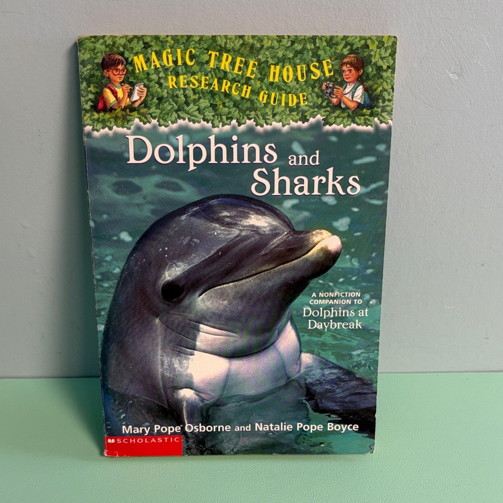 Magic Tree House Research Guide Dolphins and Sharks, Kid Chapter Book Age 7+